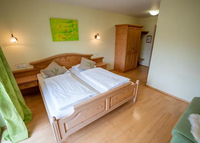 Hotel Hotel-gasthof Zur Linde 3*